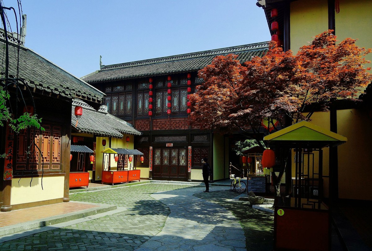 武汉印象-----东湖楚城内的楚街随拍。。。。。。。。