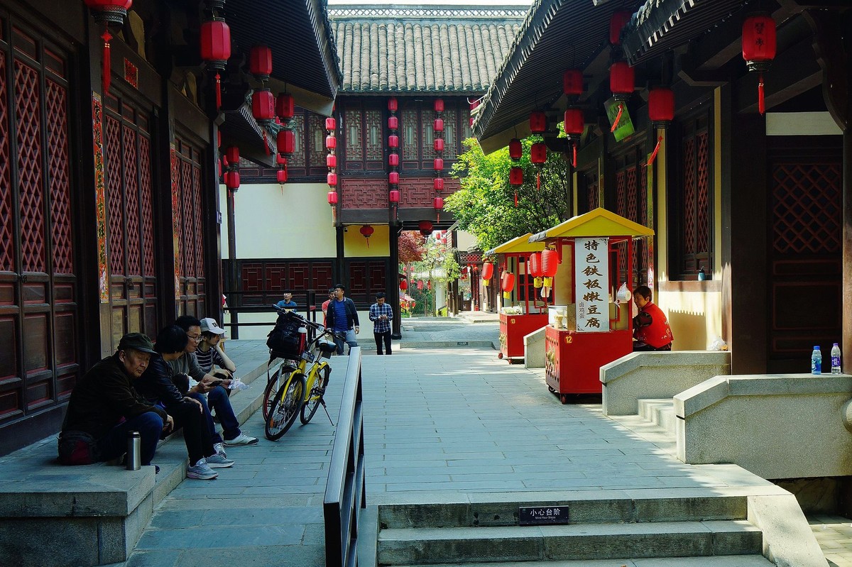 武汉印象-----东湖楚城内的楚街随拍。。。。。。。。