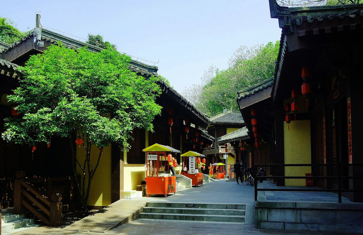 武汉印象-----东湖楚城内的楚街随拍。。。。。。。。