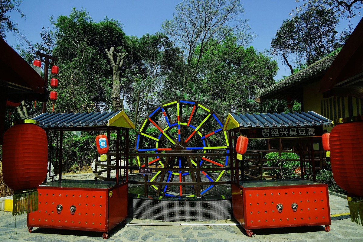 武汉印象-----东湖楚城内的楚街随拍。。。。。。。。