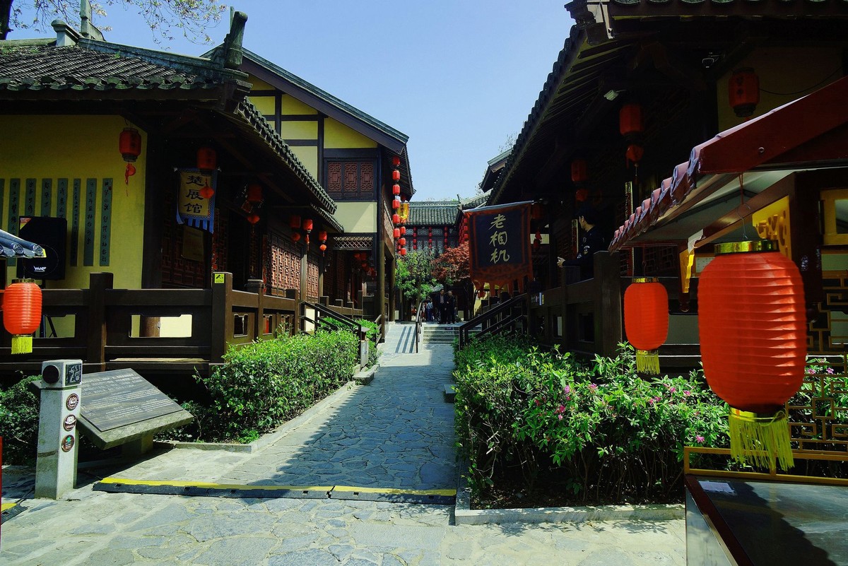 武汉印象-----东湖楚城内的楚街随拍。。。。。。。。