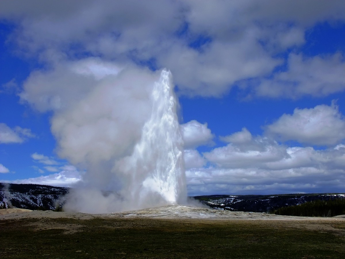 异国风光魅力美利坚黄石国家公园老忠实泉