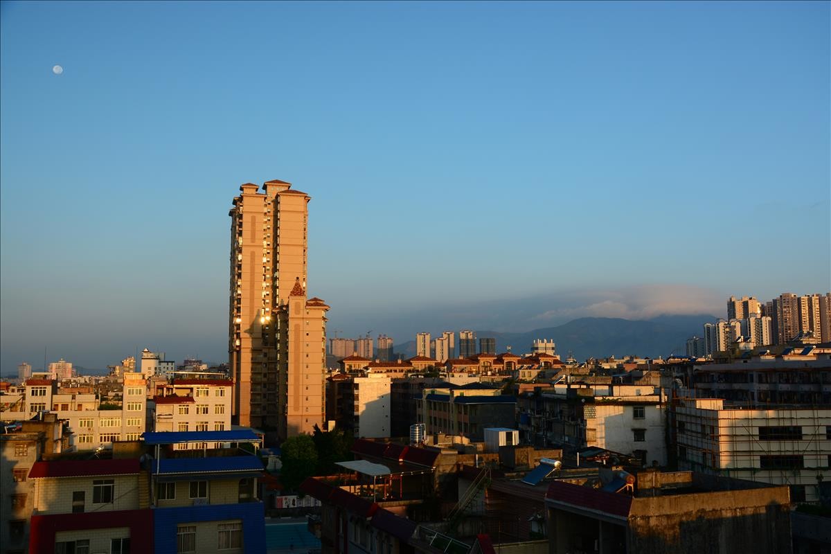 晨早匆匆赶拍忙！