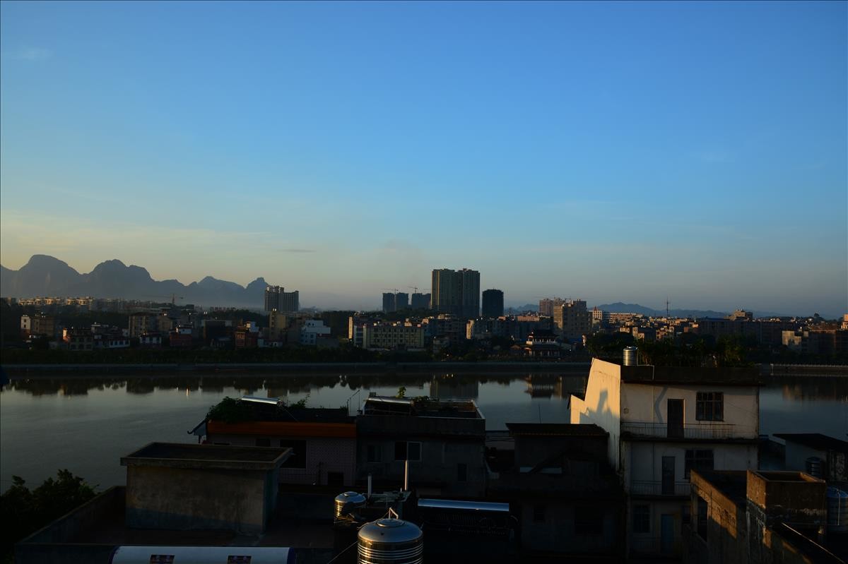 晨早匆匆赶拍忙！