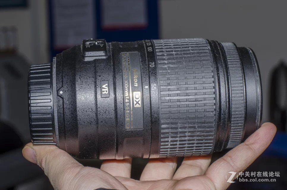 出尼康55-300VR一枚