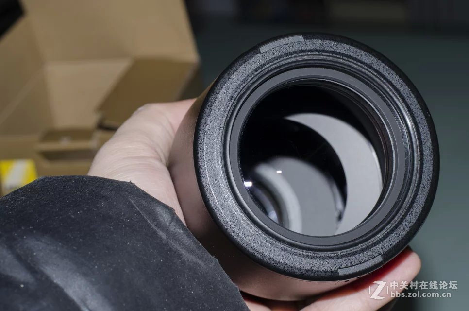 出尼康55-300VR一枚