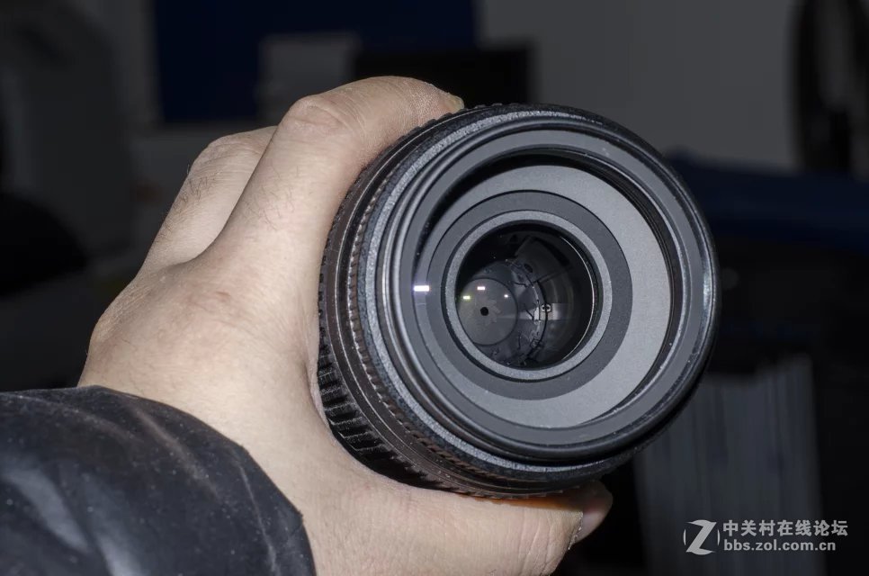 出尼康55-300VR一枚