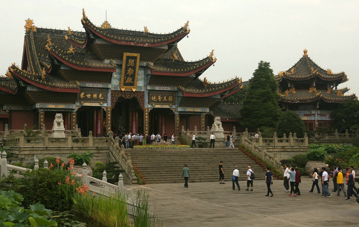 随拍峨眉大佛禅院