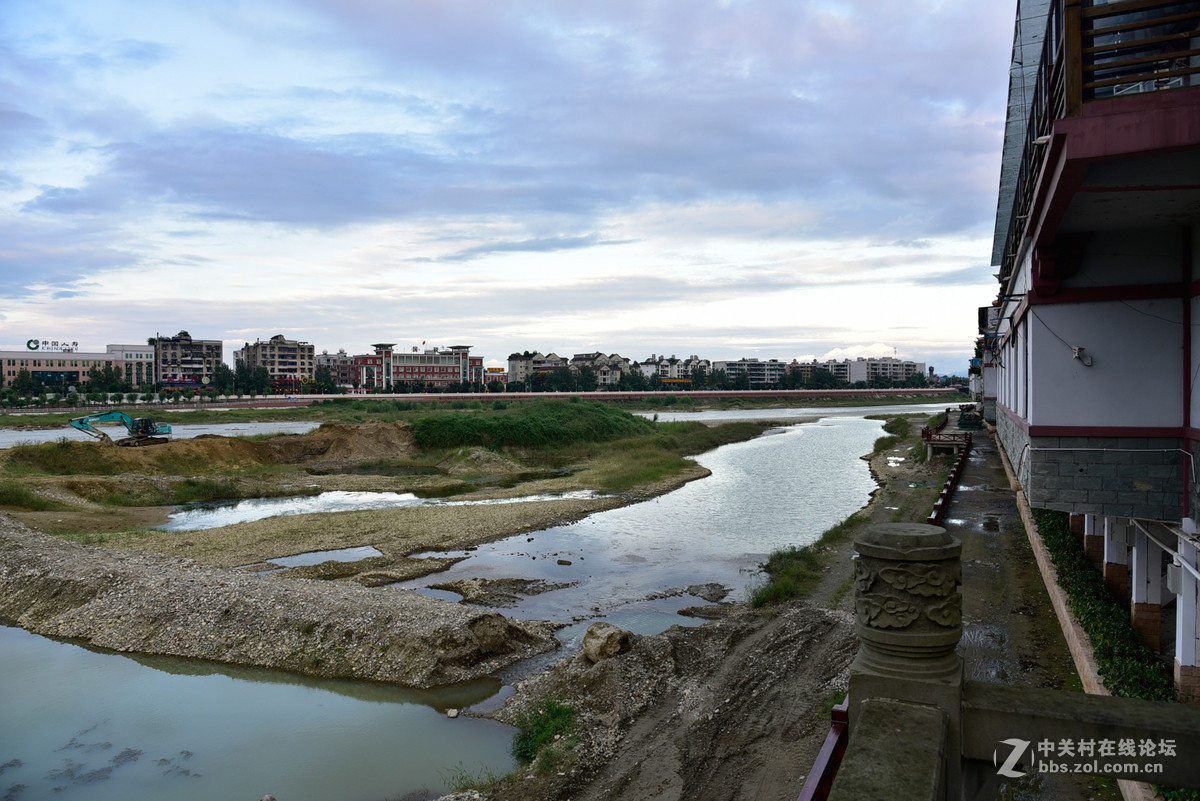 建设中的广汉廊桥2015-9-17