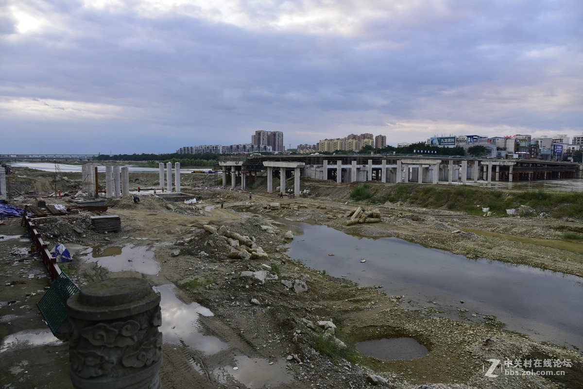 建设中的广汉廊桥2015-9-17