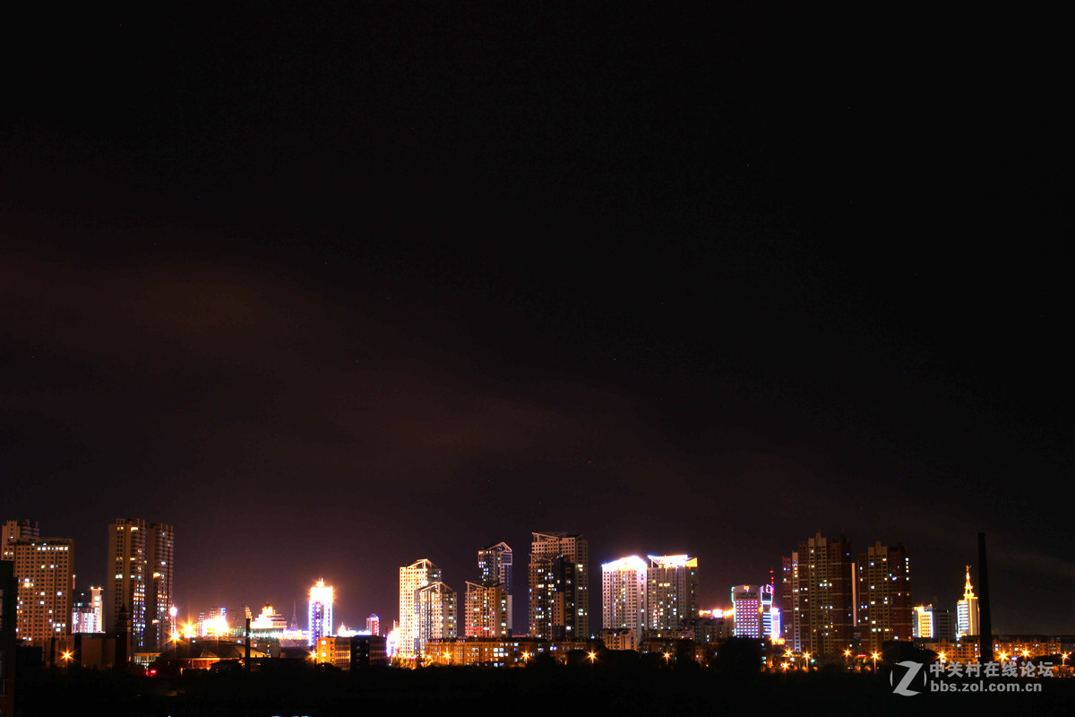 求助夜景快门30s，相同地方总会出现亮点，什么问题啊，白天看不出来