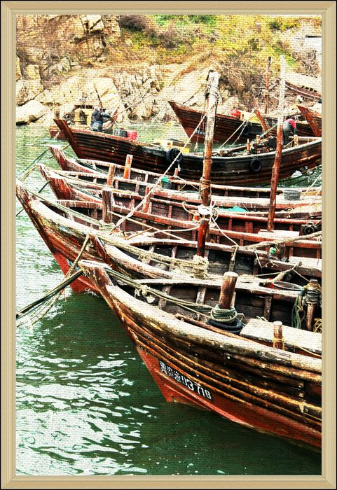 港湾里的小渔船