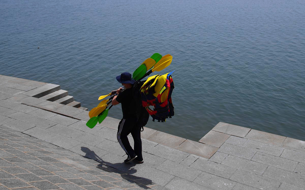 『薄雾下的海边』123...12P