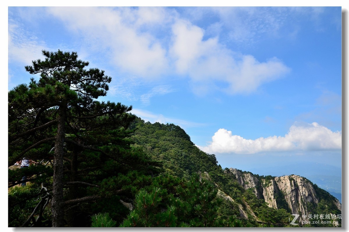 天堂寨纪行——山峦耸翠，白云飘逸，巨石突兀，寨堡静立
