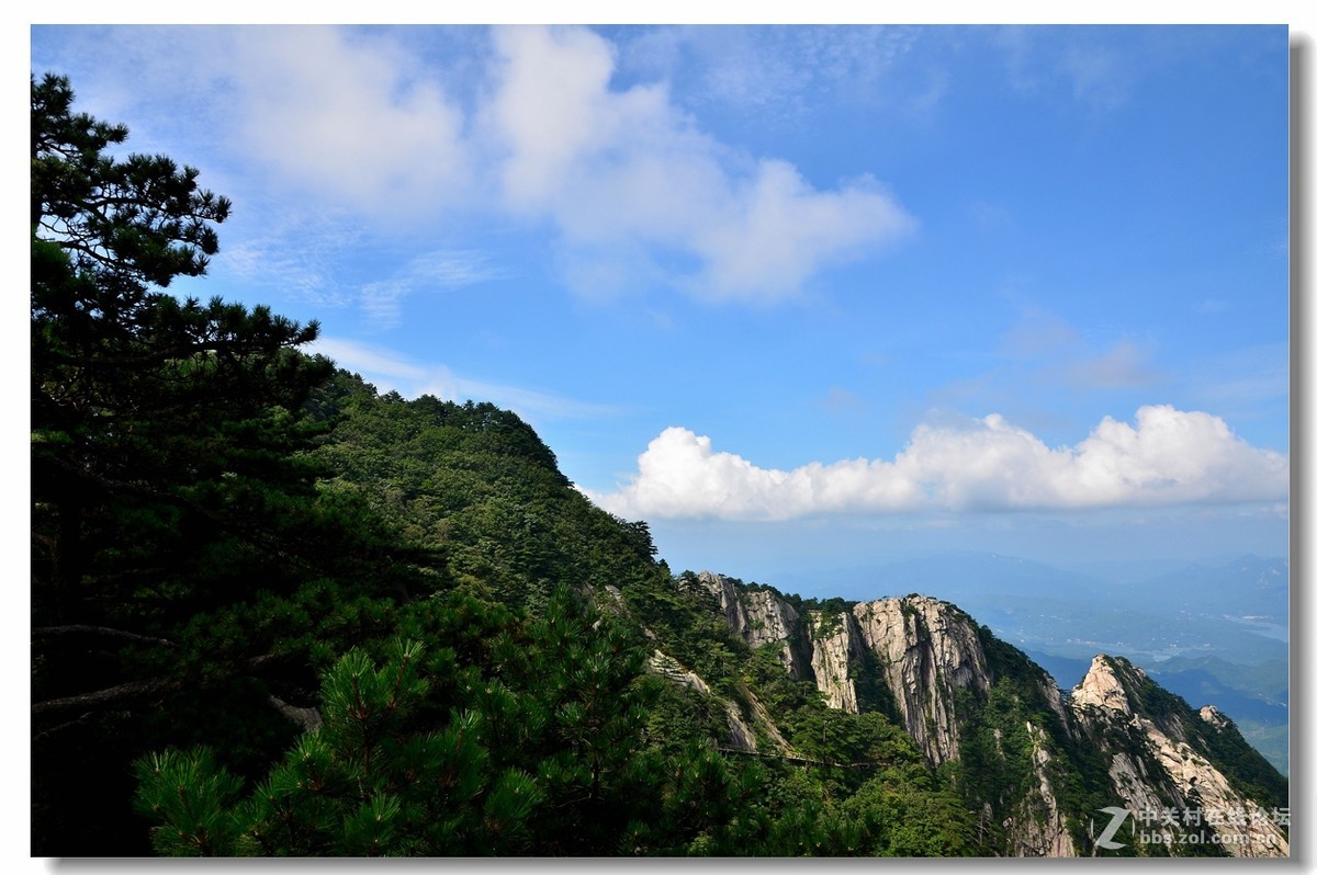 天堂寨纪行——山峦耸翠，白云飘逸，巨石突兀，寨堡静立