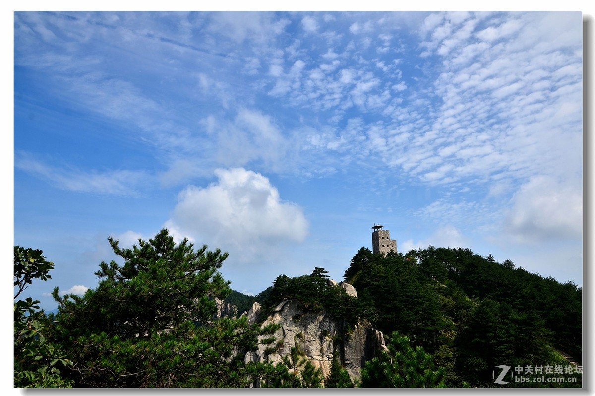 天堂寨纪行——山峦耸翠，白云飘逸，巨石突兀，寨堡静立
