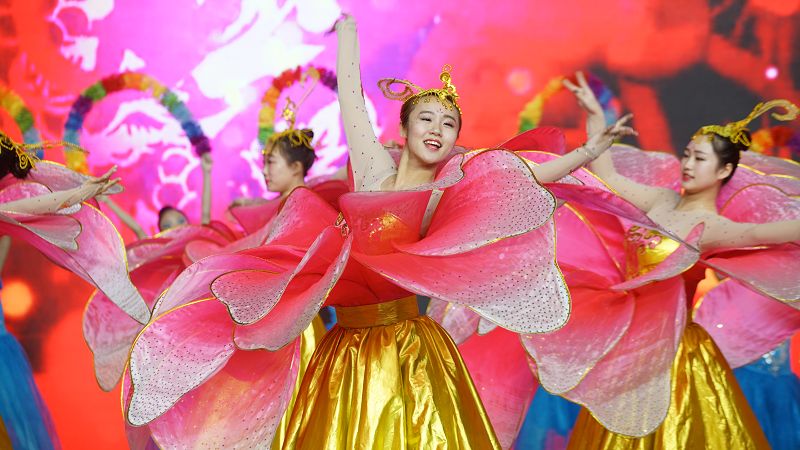 在山东电视台表演的开场舞源舞园艺术中心拍摄