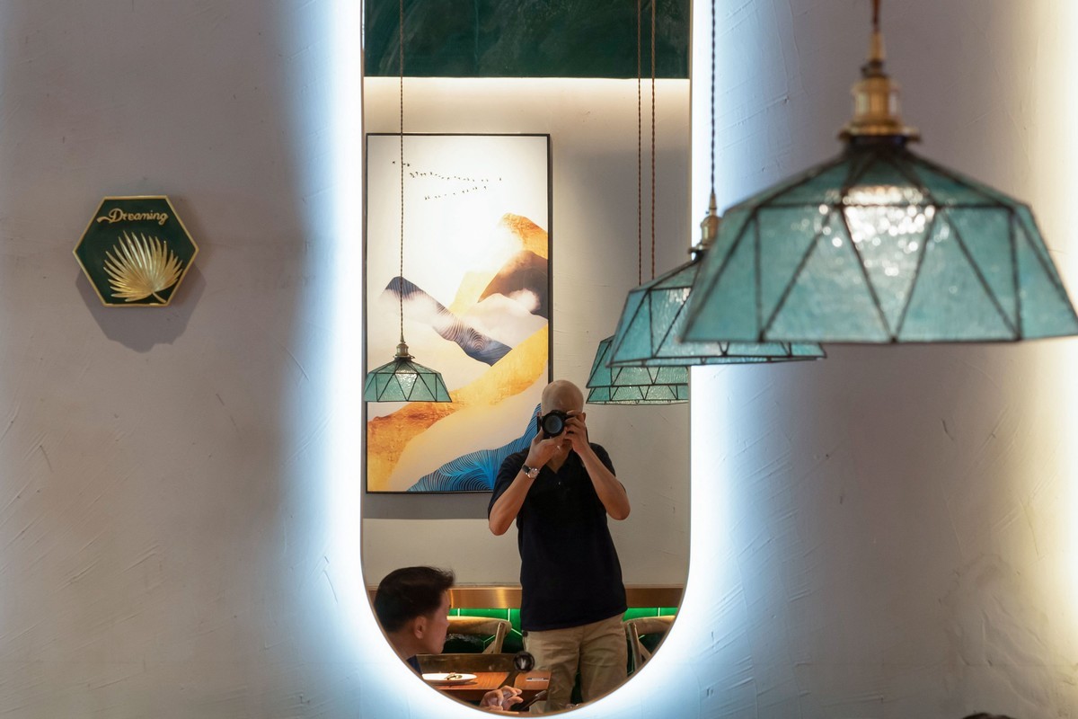 a7Rm4+Zeiss Batis 40mm F 2.0 CF ( 泰式餐厅抓拍分享 )