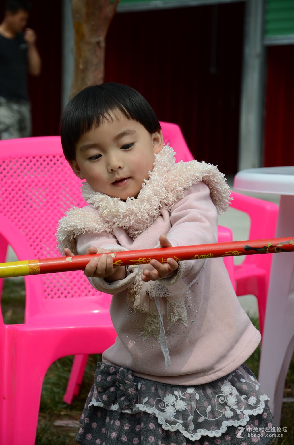 最忆岛欣然玩金箍棒