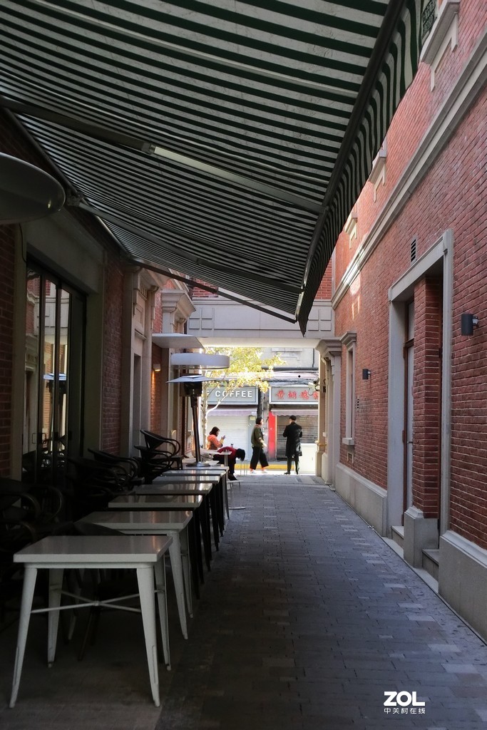 弄堂里  弄堂里