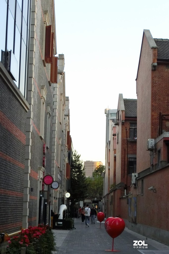 弄堂里  弄堂里