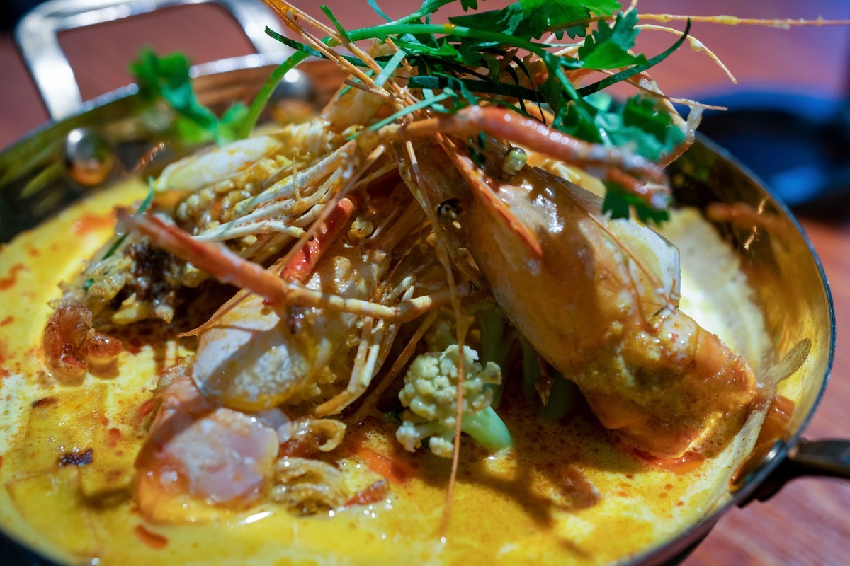 a7Rm4+Zeiss Batis 40mm F 2.0 CF ( 泰式餐厅抓拍分享 )