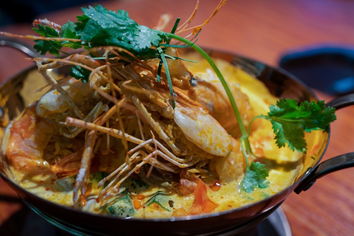 a7Rm4+Zeiss Batis 40mm F 2.0 CF ( 泰式餐厅抓拍分享 )