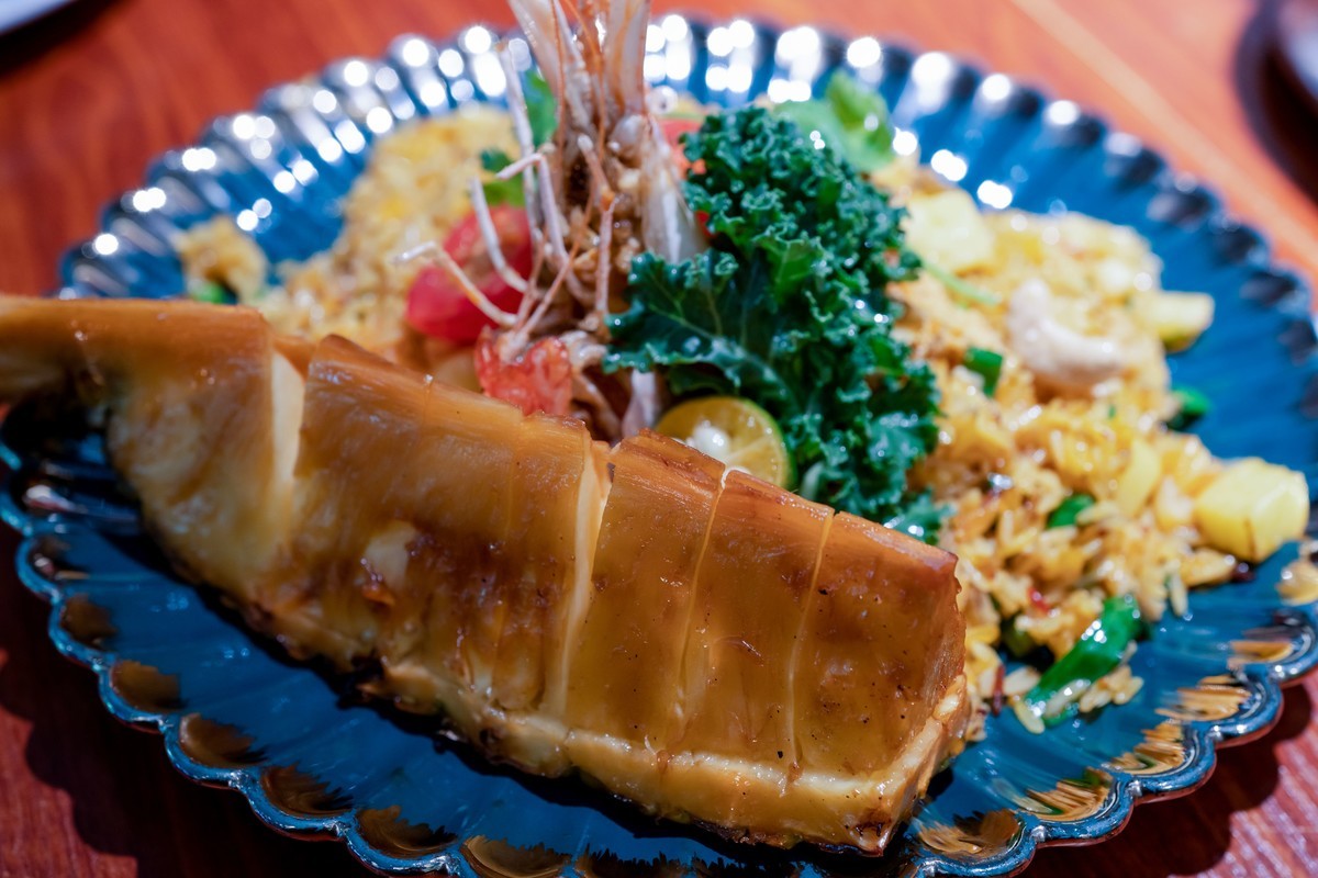 a7Rm4+Zeiss Batis 40mm F 2.0 CF ( 泰式餐厅抓拍分享 )