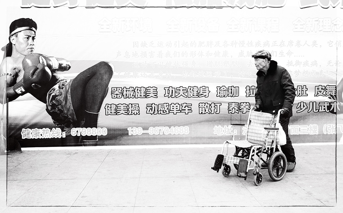 一组黑白街拍片子