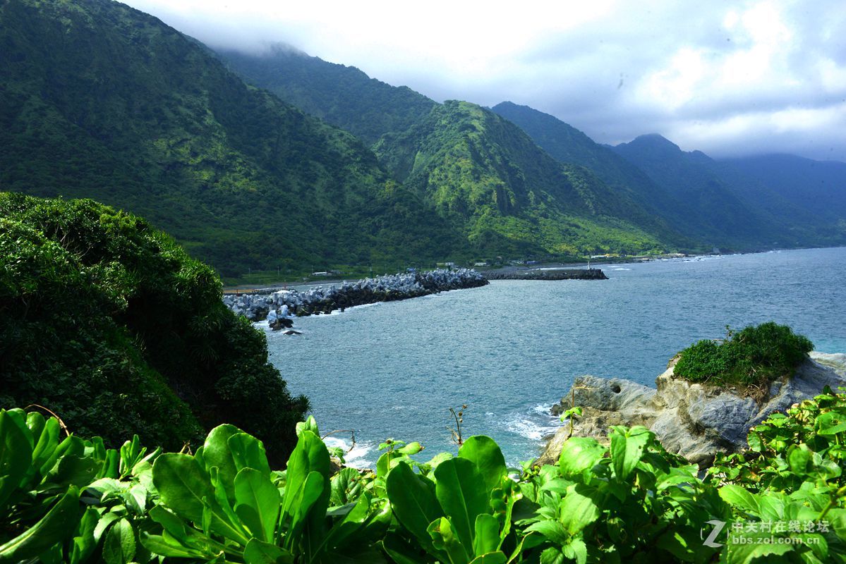 【石梯坪】台湾一の景色！？白い岩山から太平洋を望む花蓮の景勝地を観光 | On The Run