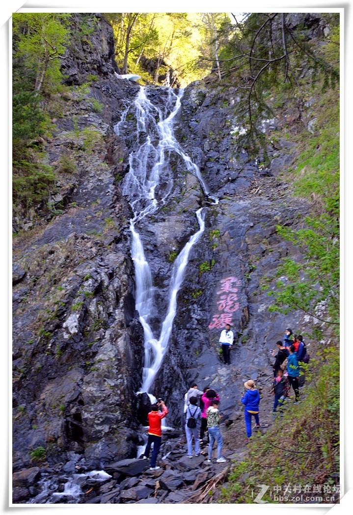 潺潺溪水让人醉