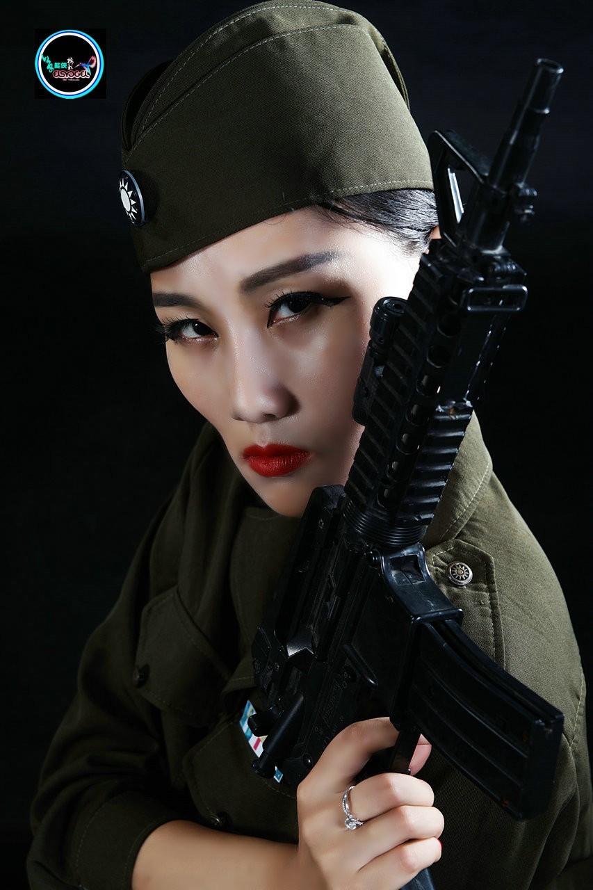 【国军酷女】 ----雅莉