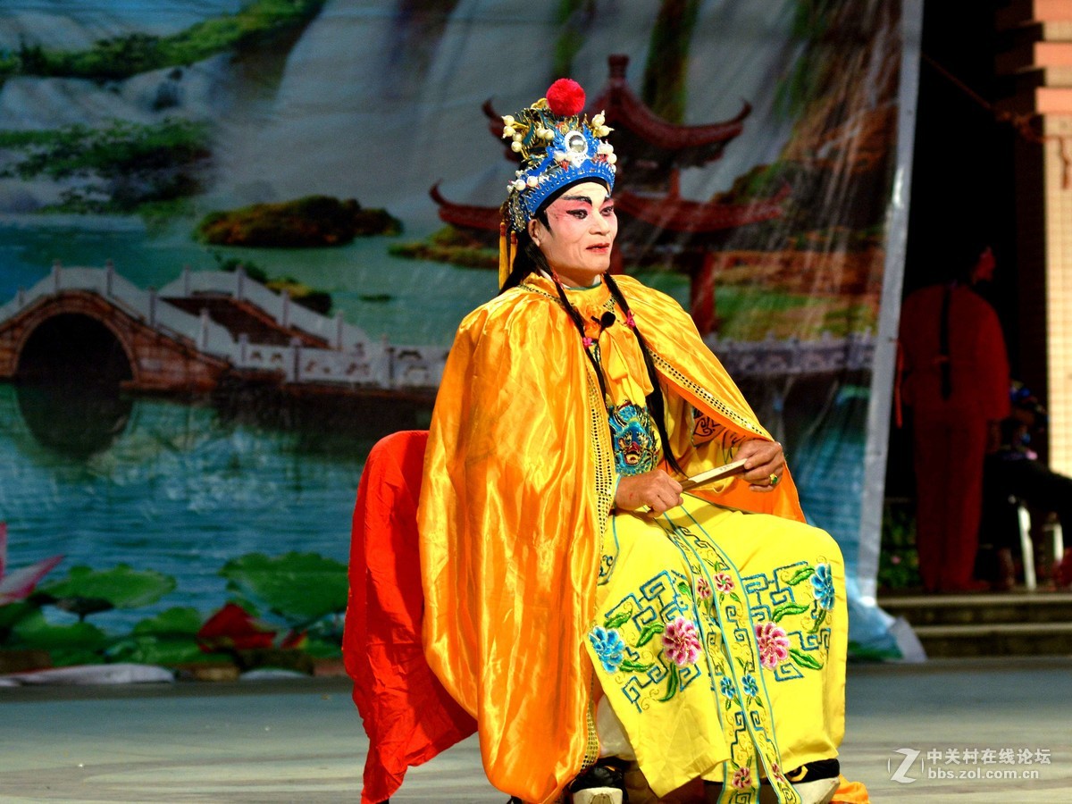 国庆乡下小村里曲艺表演(帝女花）