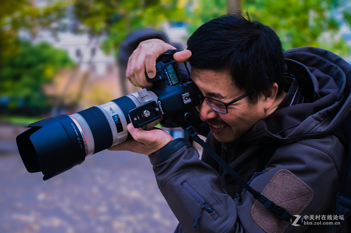 长枪短炮 男女老幼 全民参战
