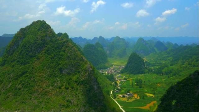 贵州深山中发现骷髅双眼，看上去十分瘆人，科考家也无法解释原因