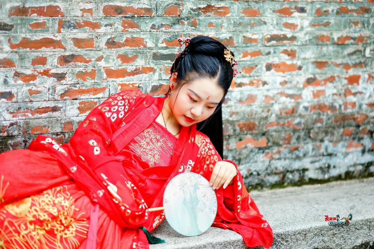 【红衣汉服少女】---思彤