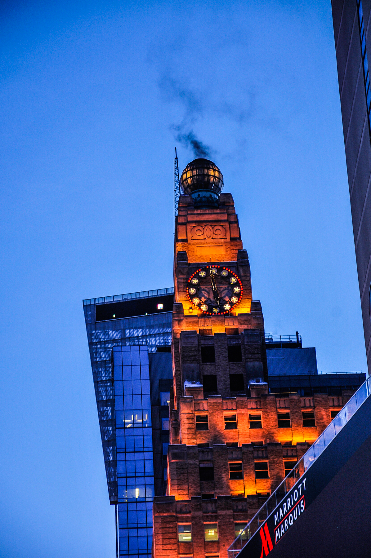 夜色下的"时代广场"(美国纽约)