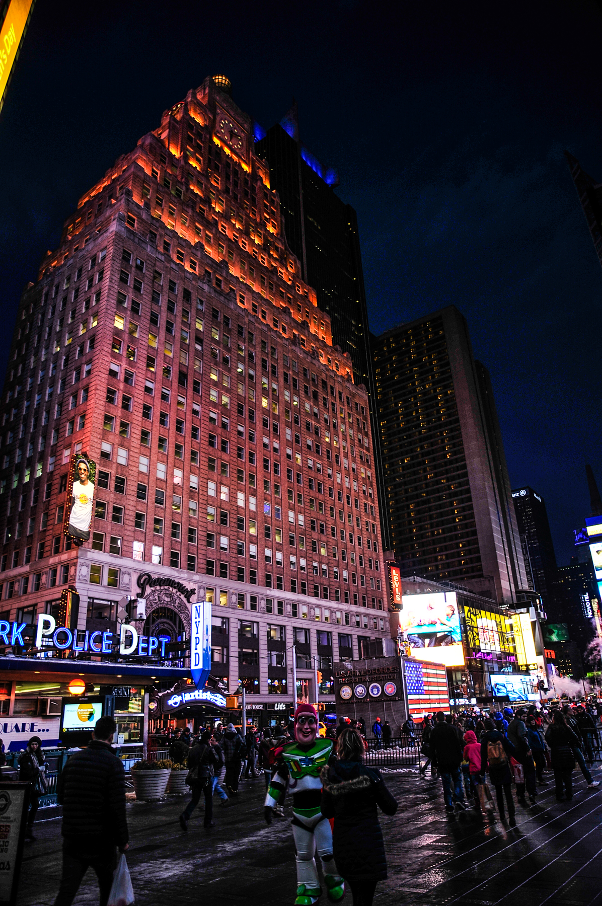 夜色下的"时代广场"(美国纽约)