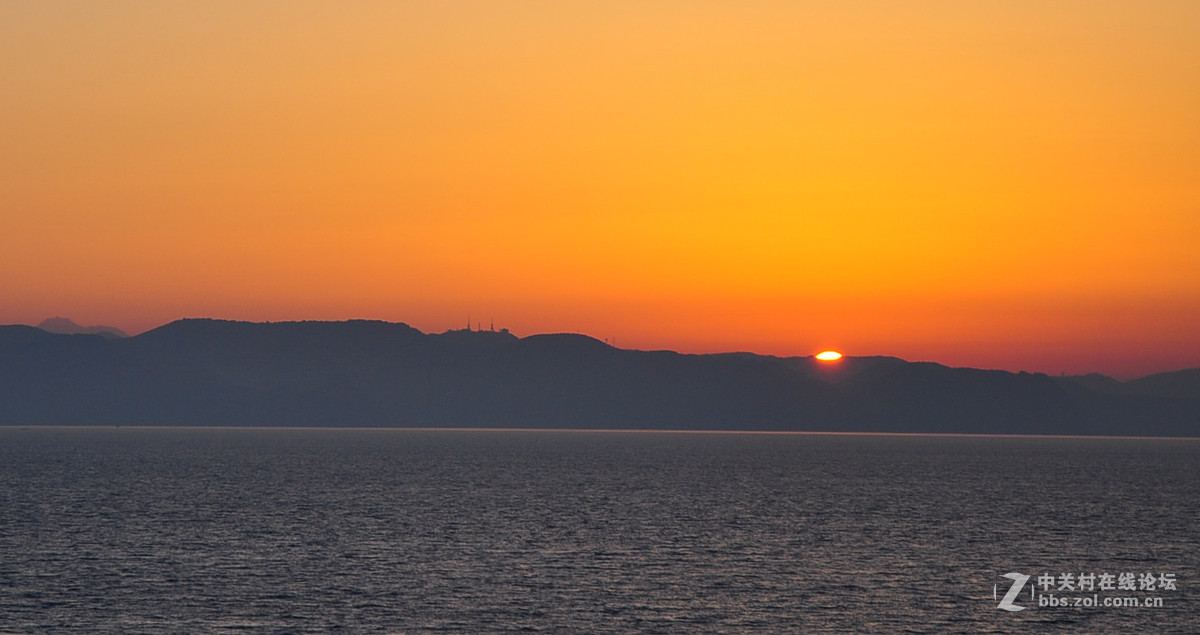海上邮轮看日出