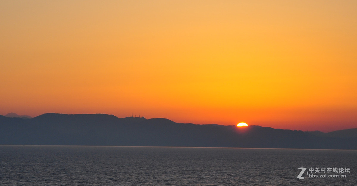 海上邮轮看日出