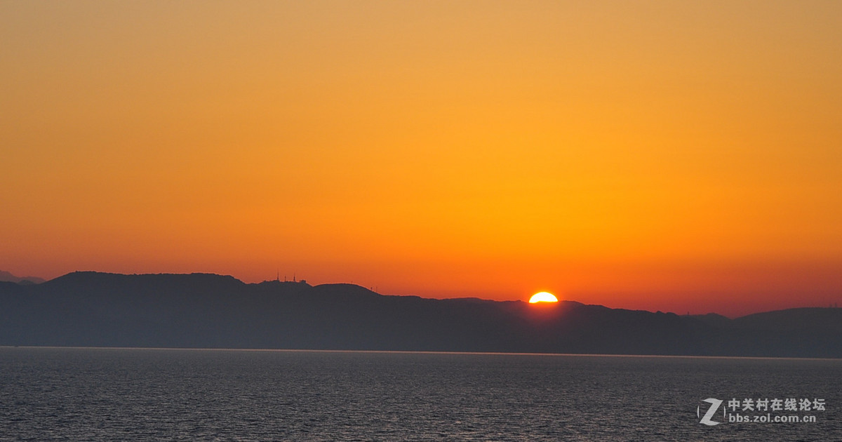 海上邮轮看日出