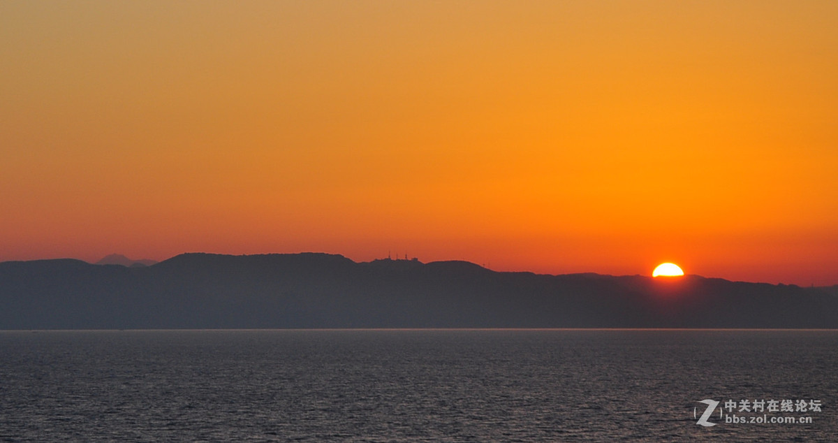 海上邮轮看日出