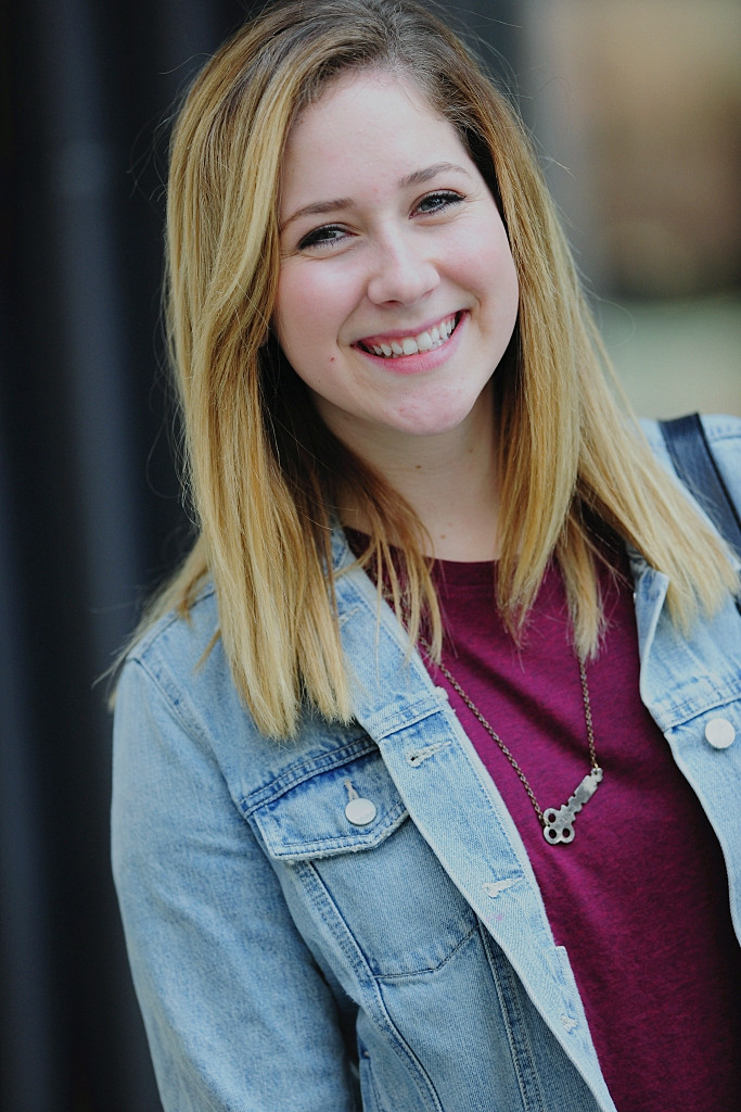 拍摄外国美少女友人