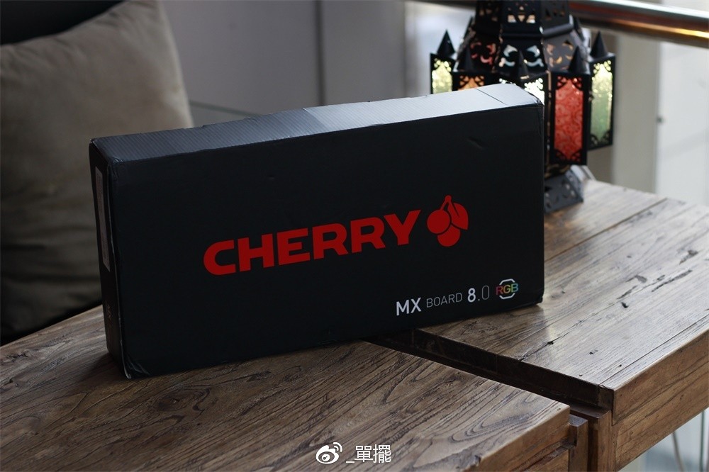 【單擺出品】新的一年，用CHERRY黑8开头