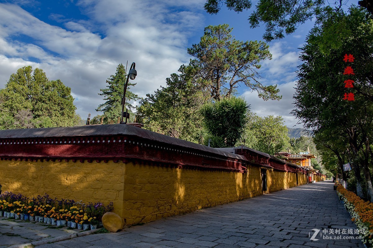 罗布林卡（达赖喇嘛的夏宫）侧记