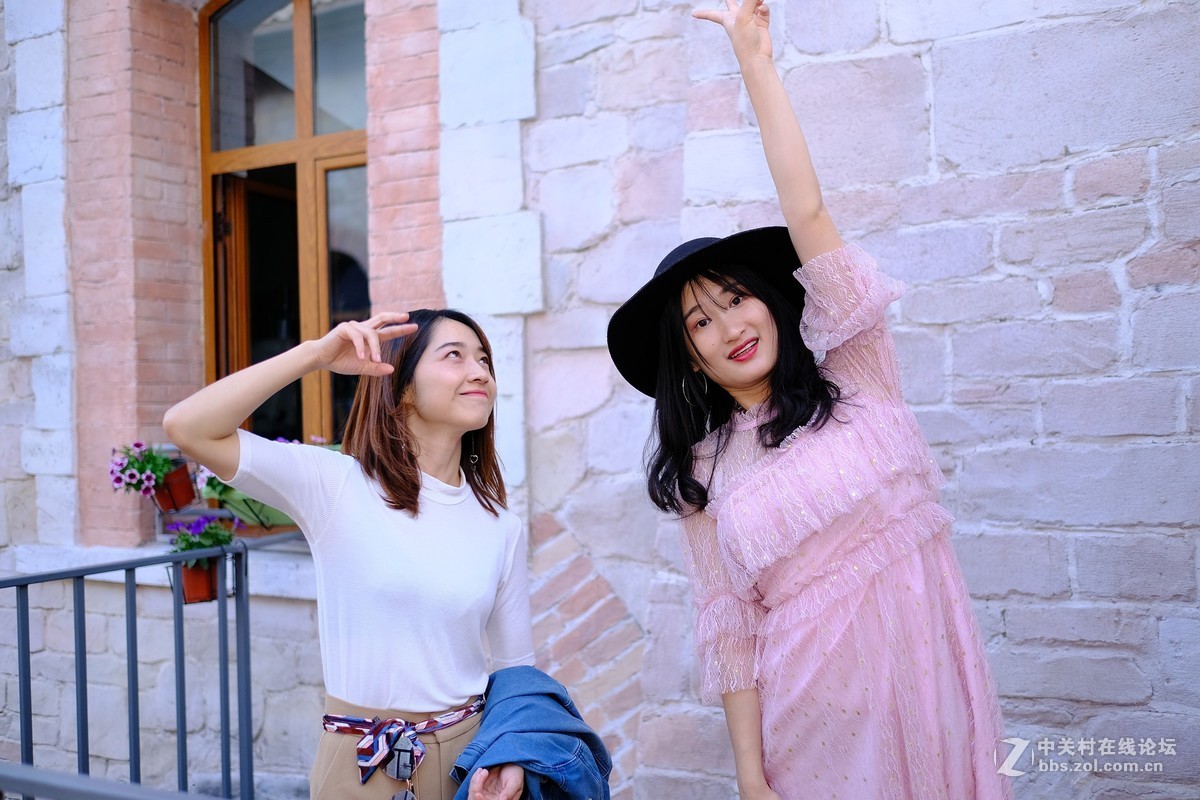 浏阳姊妹花、西班牙热舞、精彩纷呈灯光秀：长沙华谊兄弟电影小镇!