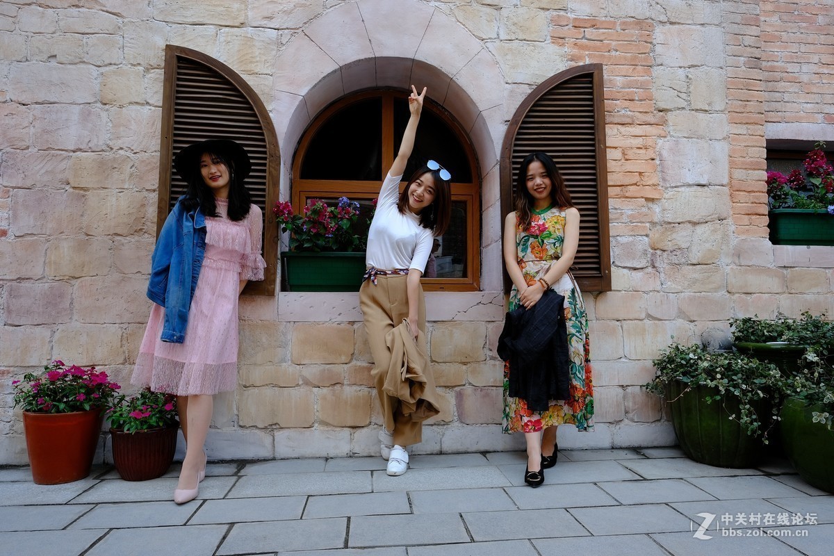 浏阳姊妹花、西班牙热舞、精彩纷呈灯光秀：长沙华谊兄弟电影小镇!