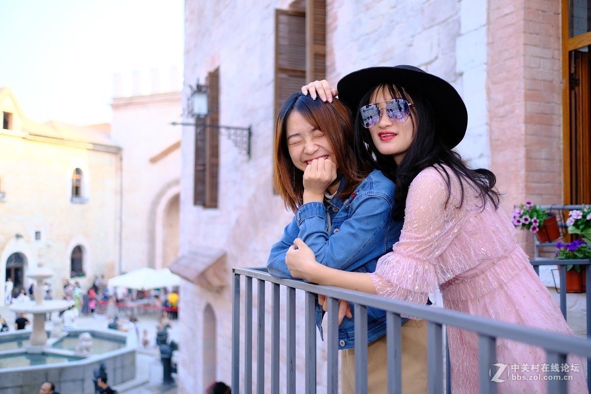 浏阳姊妹花、西班牙热舞、精彩纷呈灯光秀：长沙华谊兄弟电影小镇!