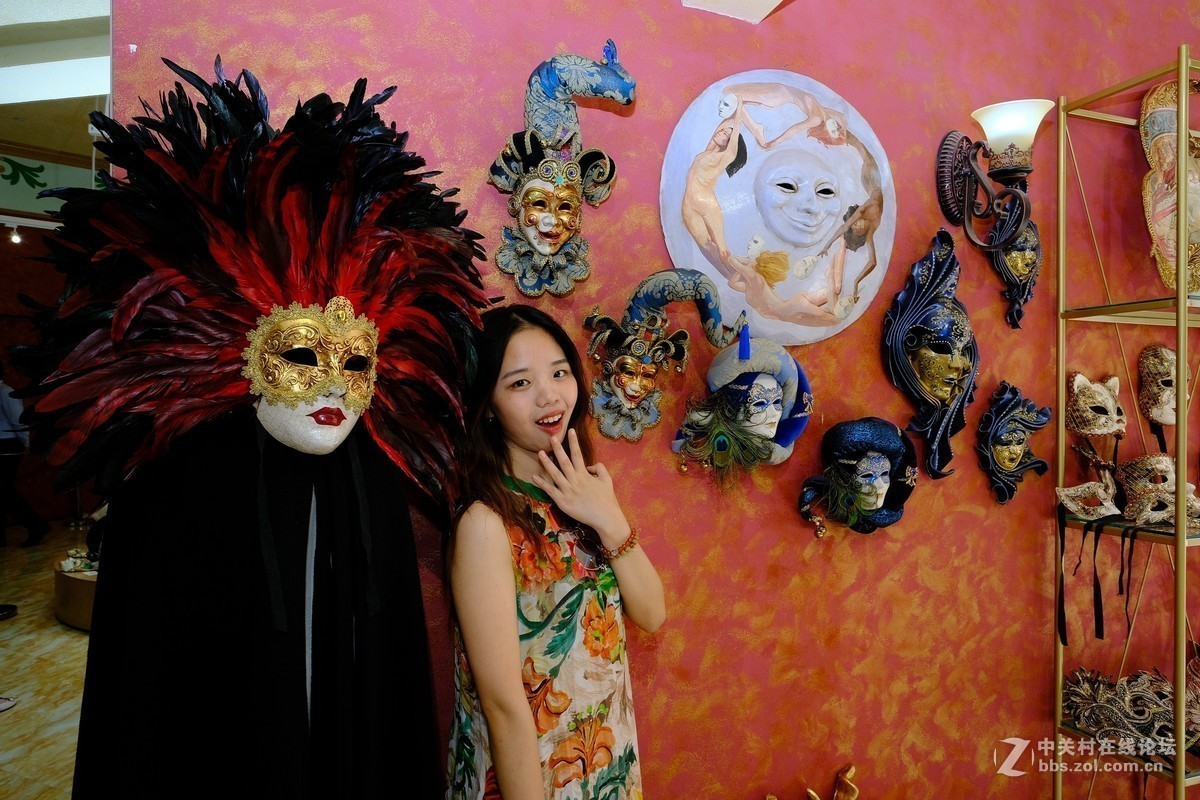 浏阳姊妹花、西班牙热舞、精彩纷呈灯光秀：长沙华谊兄弟电影小镇!