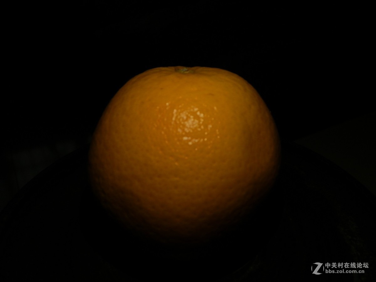 刚学习拍摄全黑背景照片，扫光练了几次，效果不尽如人意。